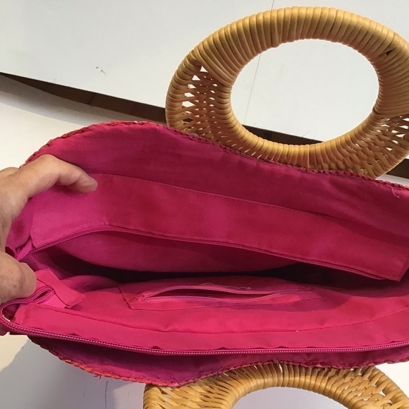 Donna Dixon round rattan handle straw tote with appliquéd leaves. - Picture 4 of 6